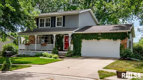 4334 Augusta Ct, Bettendorf, IA 52722
