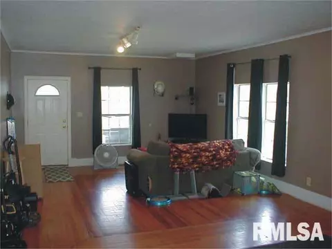 809 N Van Buren St, Marion, IL 62959 photo 10