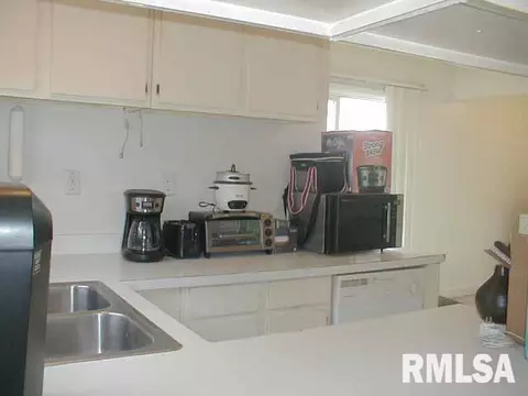 809 N Van Buren St, Marion, IL 62959 photo 14