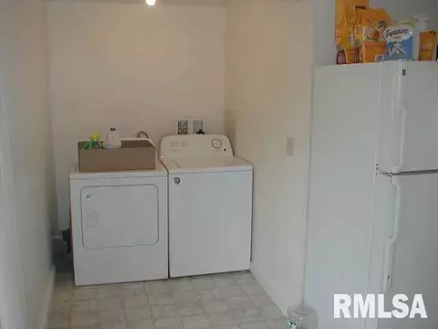809 N Van Buren St, Marion, IL 62959 photo 17