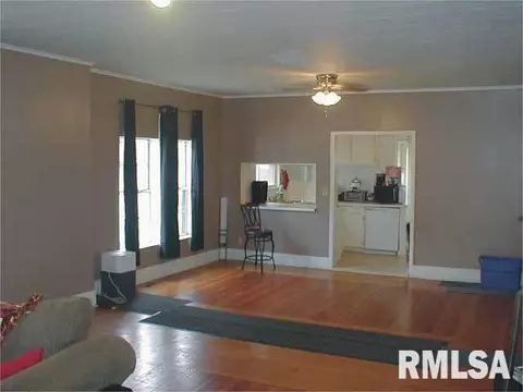 809 N Van Buren St, Marion, IL 62959 photo 6