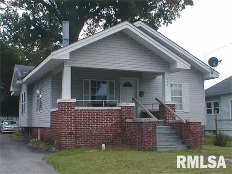 809 N Van Buren St, Marion, IL 62959 photo 2