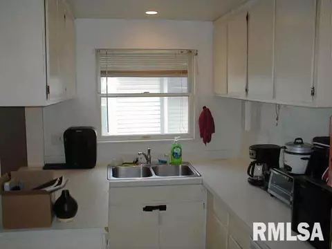 809 N Van Buren St, Marion, IL 62959 photo 12