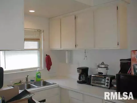 809 N Van Buren St, Marion, IL 62959 photo 13