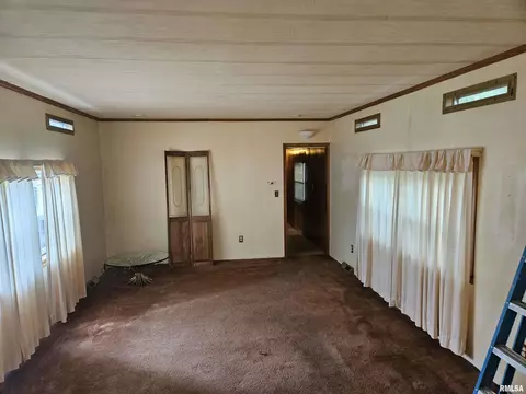 702 E Blake St, Benton, IL 62812 photo 16