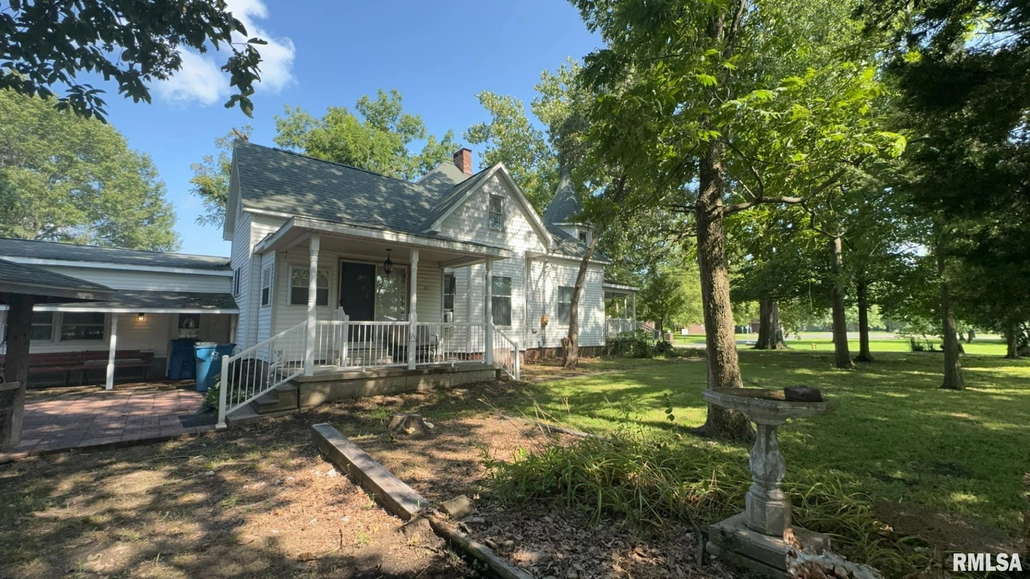 407 E Washington St, Christopher, IL 62822 photo 1