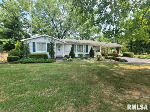 250 W Pine St, Albion, IL 62806