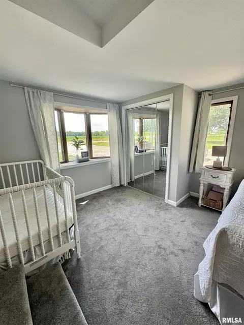 Bedroom - 2076 N State Rd, Flora, IL 62839 photo 6 of 10