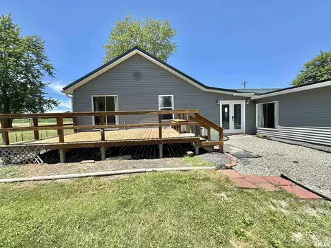 Exterior - 2076 N State Rd, Flora, IL 62839 photo 16 of 18