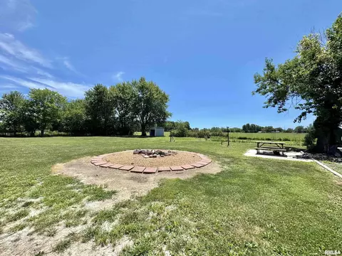 Exterior - 2076 N State Rd, Flora, IL 62839 photo 13 of 18