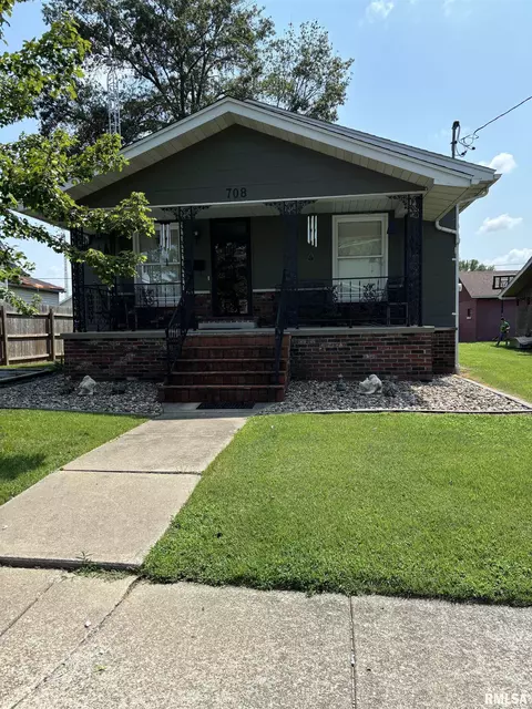 708 S Emma St, Christopher, IL 62822