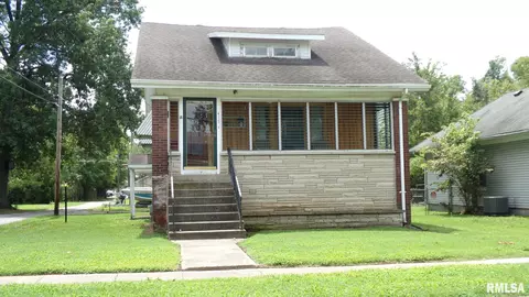 415 W Church St, Harrisburg, IL 62946