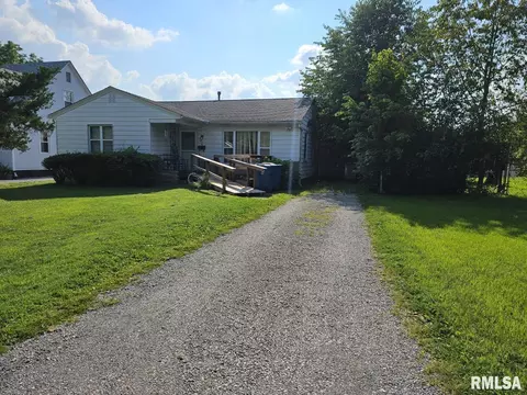 805 S 25th St, Mount Vernon, IL 62864