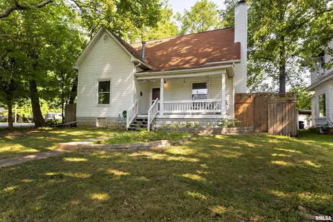 606 W Pecan St, Carbondale, IL 62901