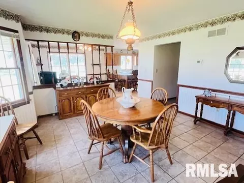 709 Walnut Hill Rd, Centralia, IL 62801 photo 5
