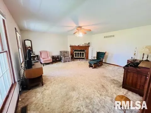 709 Walnut Hill Rd, Centralia, IL 62801 photo 11