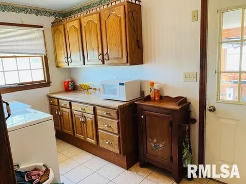 709 Walnut Hill Rd, Centralia, IL 62801 photo 14