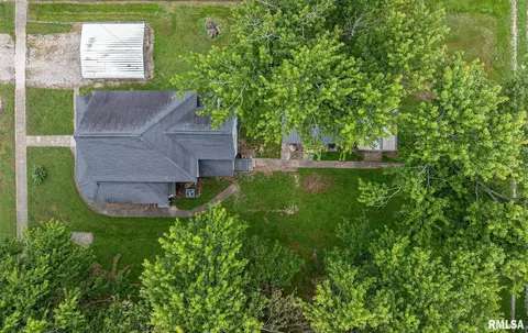 408 Perkins St, Odin, IL 62870 photo 22