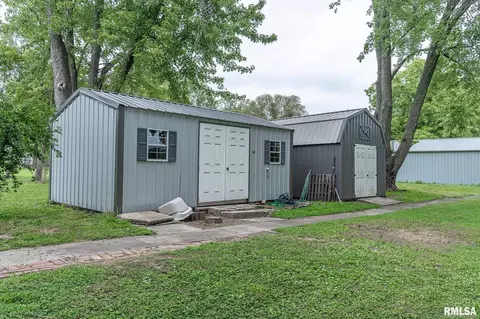 408 Perkins St, Odin, IL 62870 photo 5