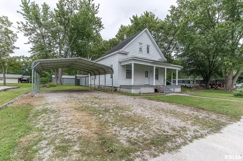 408 Perkins St, Odin, IL 62870 photo 2