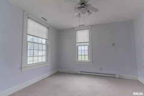 408 Perkins St, Odin, IL 62870 photo 9