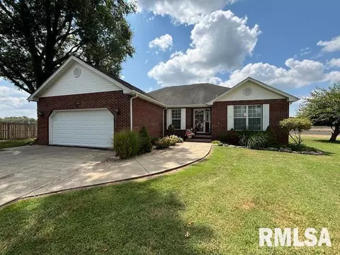 1114 S Pemberton Dr, Marion, IL 62959