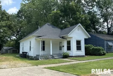 609 N Almond St, Carbondale, IL 62901