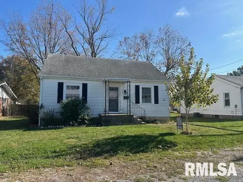 404 N Sullivan St, Pinckneyville, IL 62274