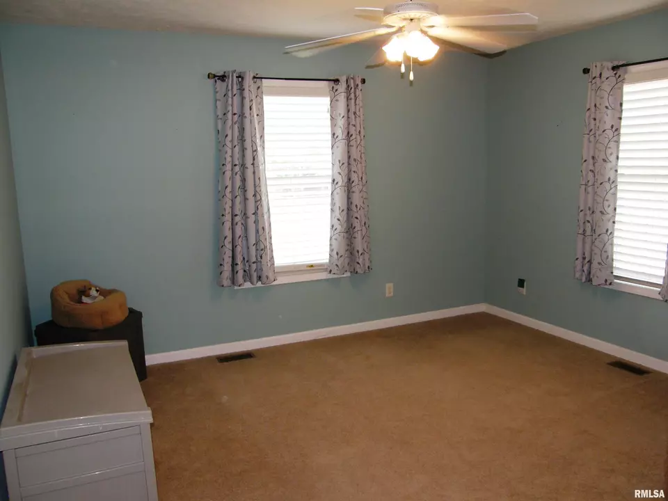  1804 Crown Rd, Herrin, IL 62948 photo 15