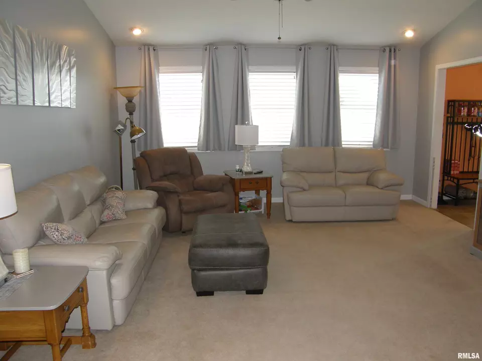  1804 Crown Rd, Herrin, IL 62948 photo 3