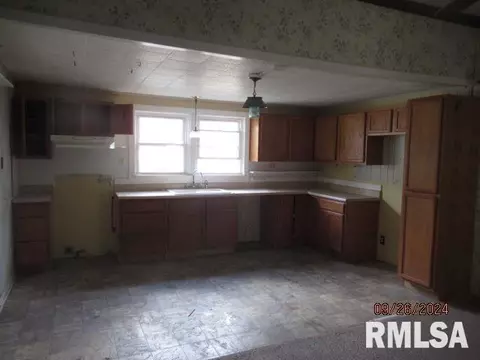 721 N 16th St, Herrin, IL 62948 photo 10