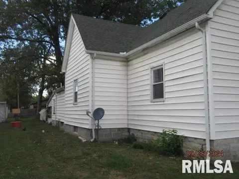 721 N 16th St, Herrin, IL 62948 photo 5