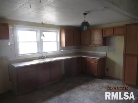 721 N 16th St, Herrin, IL 62948 photo 18