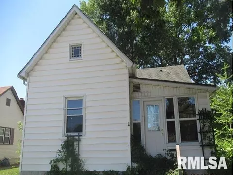 721 N 16th St, Herrin, IL 62948 photo 2