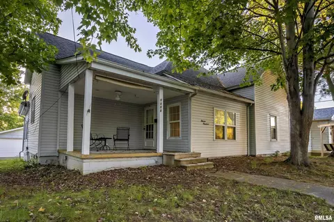 1100 N Jefferson St, Johnston City, IL 62951