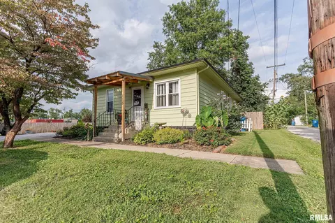 115 N Meyer Ave, Centralia, IL 62801