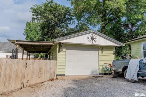 115 N Meyer Ave, Centralia, IL 62801 photo 5