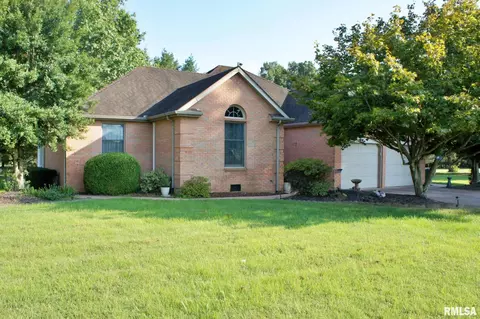 3060 Lakeview Dr, Metropolis, IL 62960