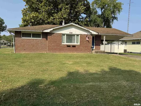 633 S Jefferson St, Du Quoin, IL 62832
