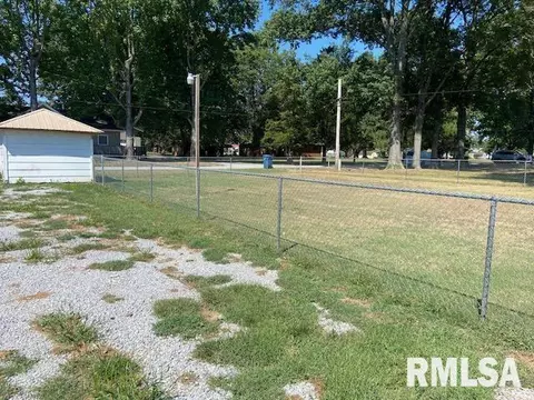 903 Enterprise St, Benton, IL 62812 photo 6