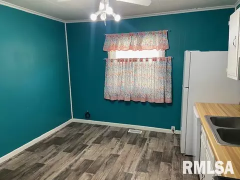 903 Enterprise St, Benton, IL 62812 photo 13
