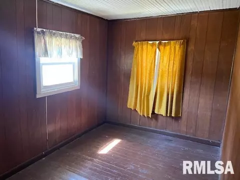 903 Enterprise St, Benton, IL 62812 photo 17