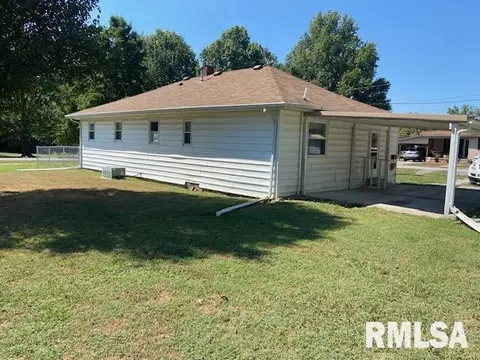 903 Enterprise St, Benton, IL 62812 photo 3