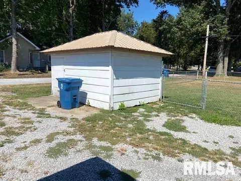 903 Enterprise St, Benton, IL 62812 photo 4