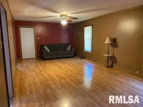 903 Enterprise St, Benton, IL 62812 photo 9