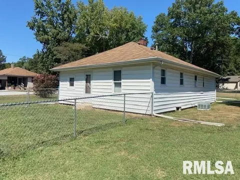 903 Enterprise St, Benton, IL 62812 photo 2