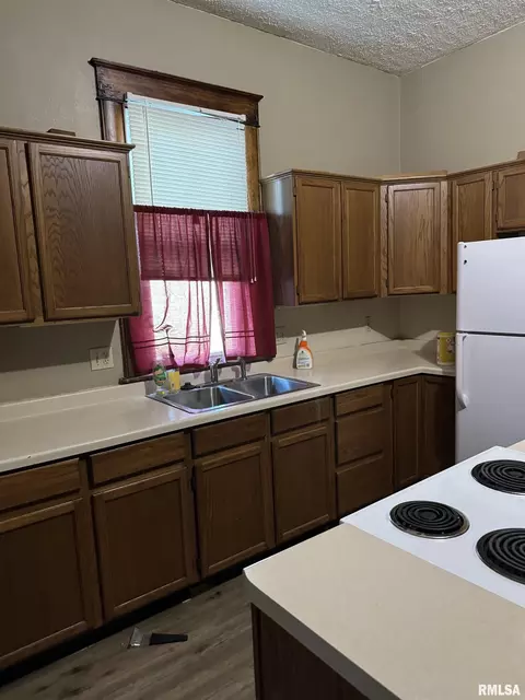 319 E 6th St, Centralia, IL 62801 photo 10
