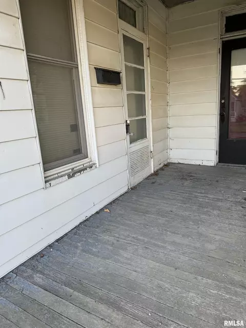 319 E 6th St, Centralia, IL 62801 photo 4
