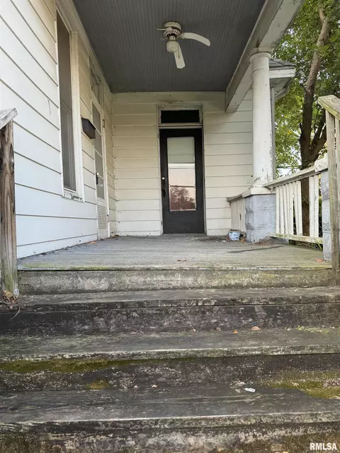 319 E 6th St, Centralia, IL 62801 photo 3