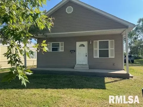 1021 N Maple St, Centralia, IL 62801 photo 1